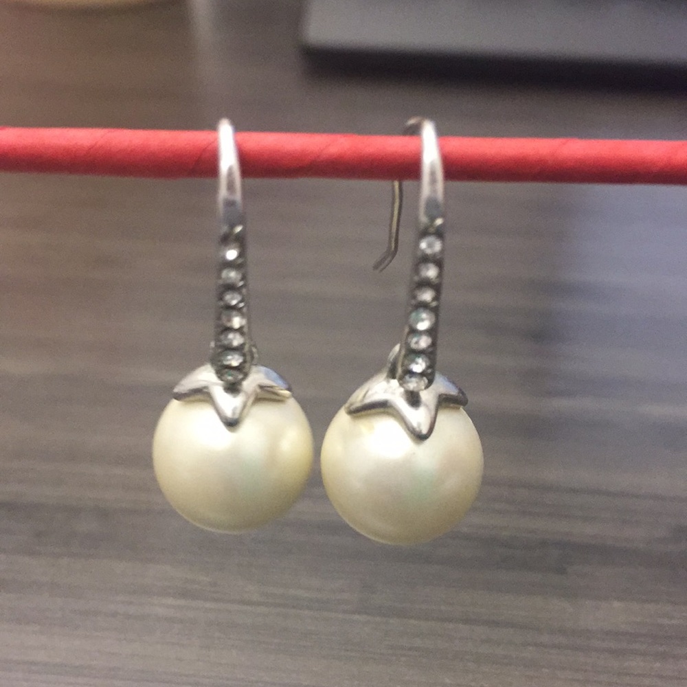 Stella and Dot Maddie Pearl Earrings